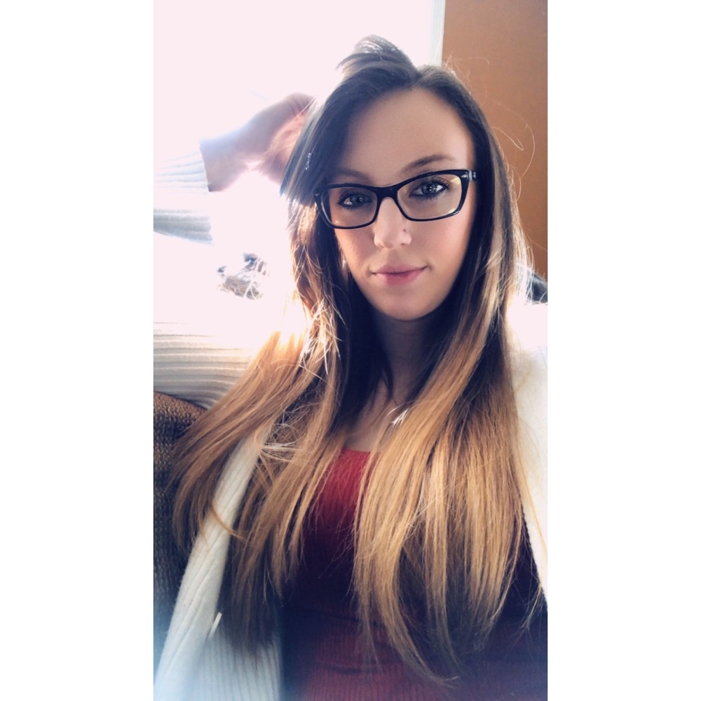 Meet your Posher, Emily